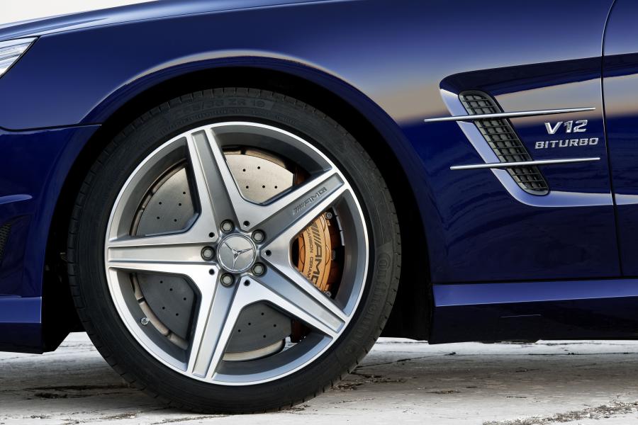  Mercedes-Benz SL65 AMG 2012 года  (фото 9 из 23)